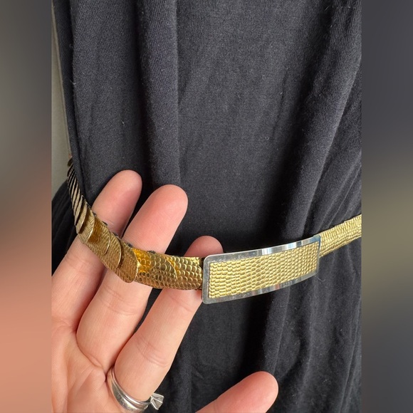 Vintage Gold Scales Stretch Belt Women’s Fits Like Small/medium - Picture 3 of 3